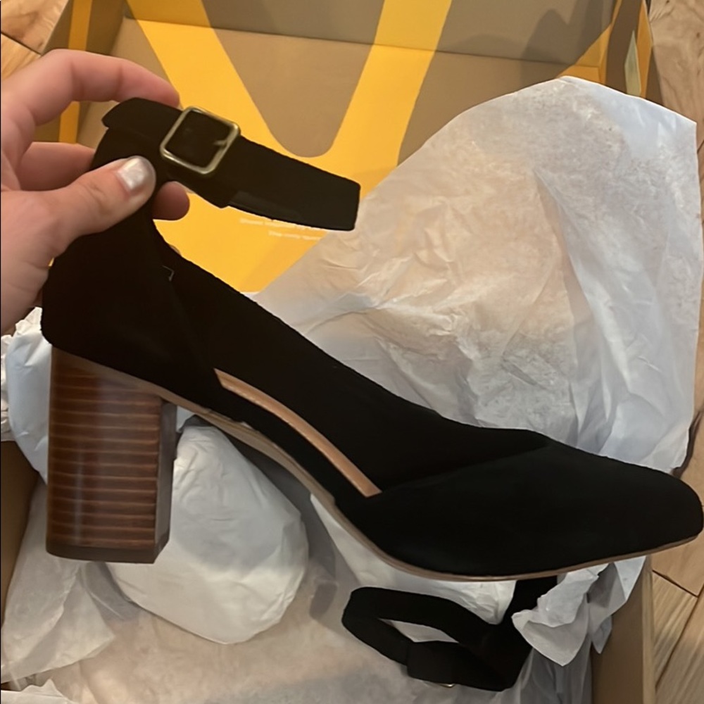 Soludos Gemma heels in size 8.5, 2.75 inch heel. Brand new and never worn!